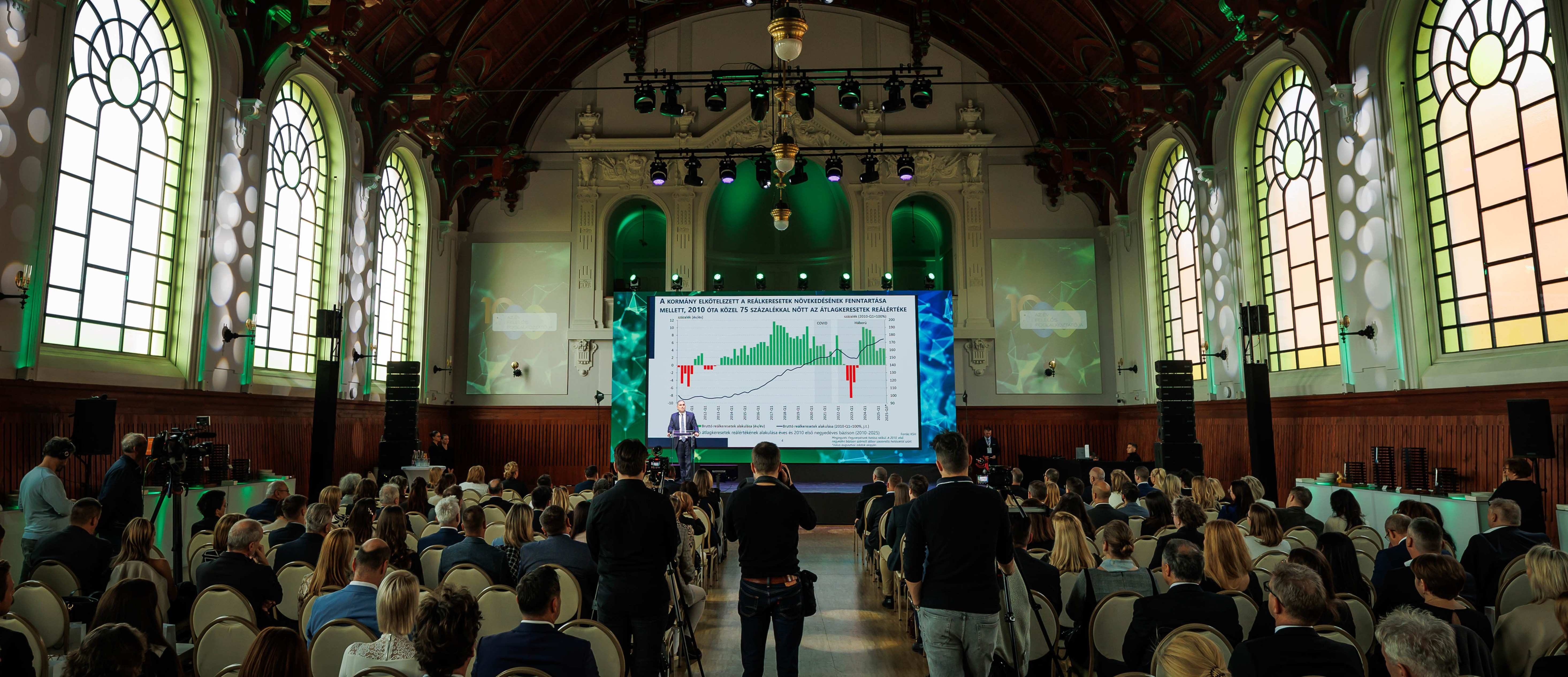 Ünnepélyes díjátadó — jubilált a OFA Nonprofit Kft. “Az Év Felelős Foglalkoztatója 2025” programja - KÉPGALÉRIA